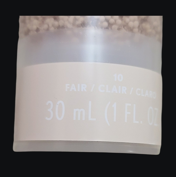 Covergirl Simply Ageless Skin Perfector Essence. NWOT 30ml/ 1 fl. oz - Picture 2 of 3